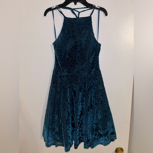 Jodi Kristopher shimmery stunning Blue Floral Dress